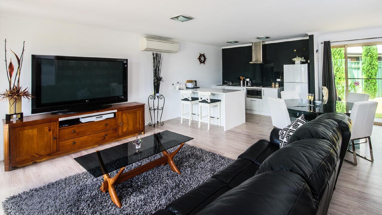 Lure Bed And Breakfast Normanville Exterior photo